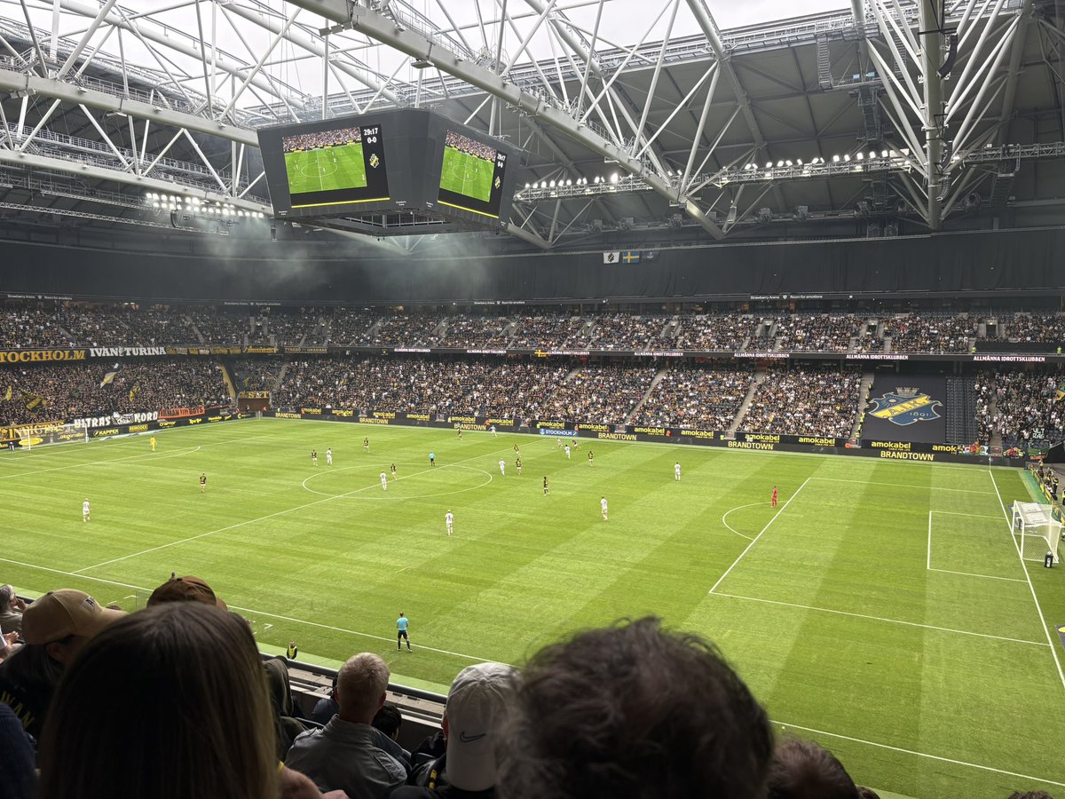 einartn's tweet photo. The Swedish league continued today with my AIK team , founded 1891, winning against a Gothenburg team from 1894 in front of 27.000 singing supporters. $6 beer, no hydration breaks, no VAR breaks, no Infantino in the  VIP section. 
Just like it’s supposed to be. https://t.co/qEVETbleUe