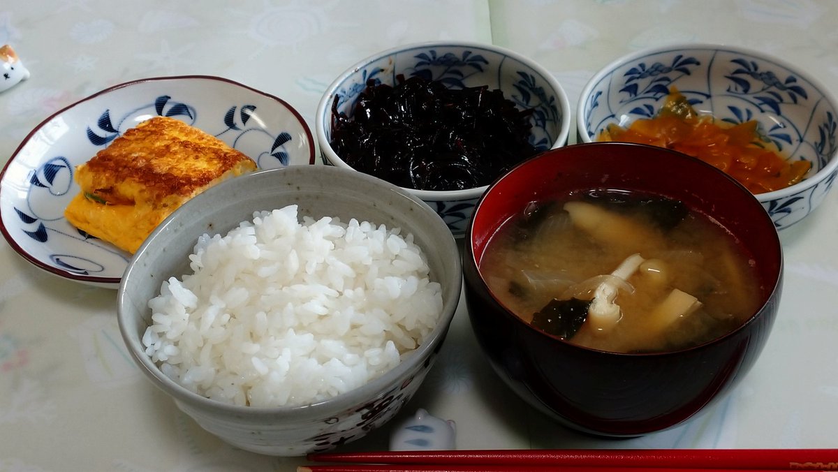 おはようございます(˶・ᴗ・˶) 3連休の真ん中日曜日です。