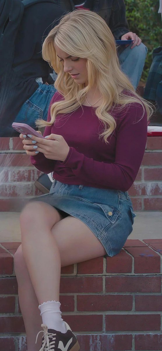 MayraOnlyNSFW's tweet photo. No hay mejores piernas y mejores tetas de adolescente.....
Que muñeca follable es McKenna Grace https://t.co/B9XYTqlBYt