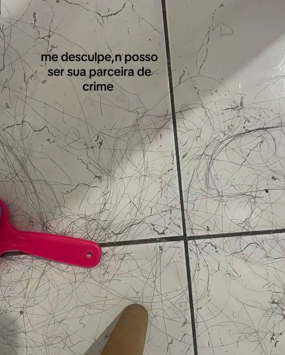 eisincera's tweet photo. por onde eu vou deixo 200 fios de cabelo https://t.co/4xNFq13r0T
