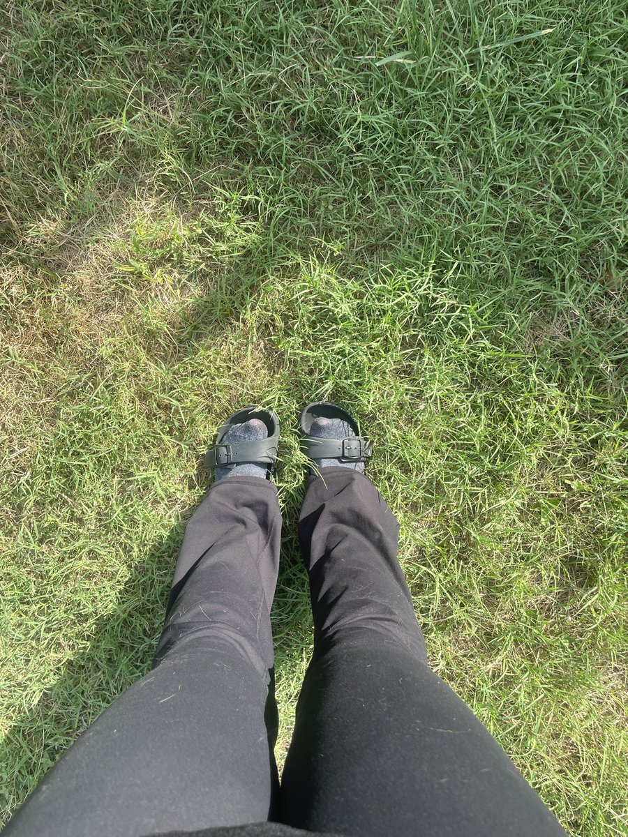 deepamethyst6's tweet photo. Socks and sandals everyday #feet #feetfetısh #socks #selling https://t.co/ZcIlrrcJk6