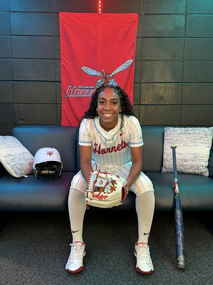 Isabellej09's tweet photo. Dreams do come true!! I'm so excited to be a hornet β€οΈπ©΅ #committed @DelStSB @starsnationalfp @StarsNatColeman @_coachrachel @CompleteGame @CoachScarpello https://t.co/SzXRNFomGH