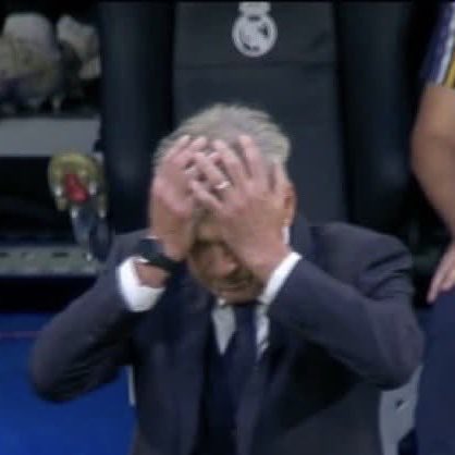 sharonrbcc's tweet photo. Par pitié c’est quel humiliation ça ? Arrêtez moi ce match #FRAANG https://t.co/t5G66RdAHd