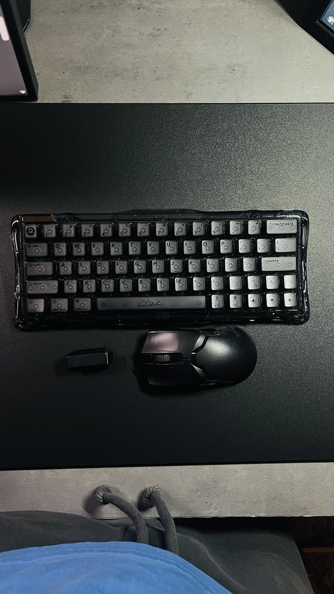 Dbz565's tweet photo. Gravastar v60 + Viper ultimate
#techtok https://t.co/nEHt0nNz2M