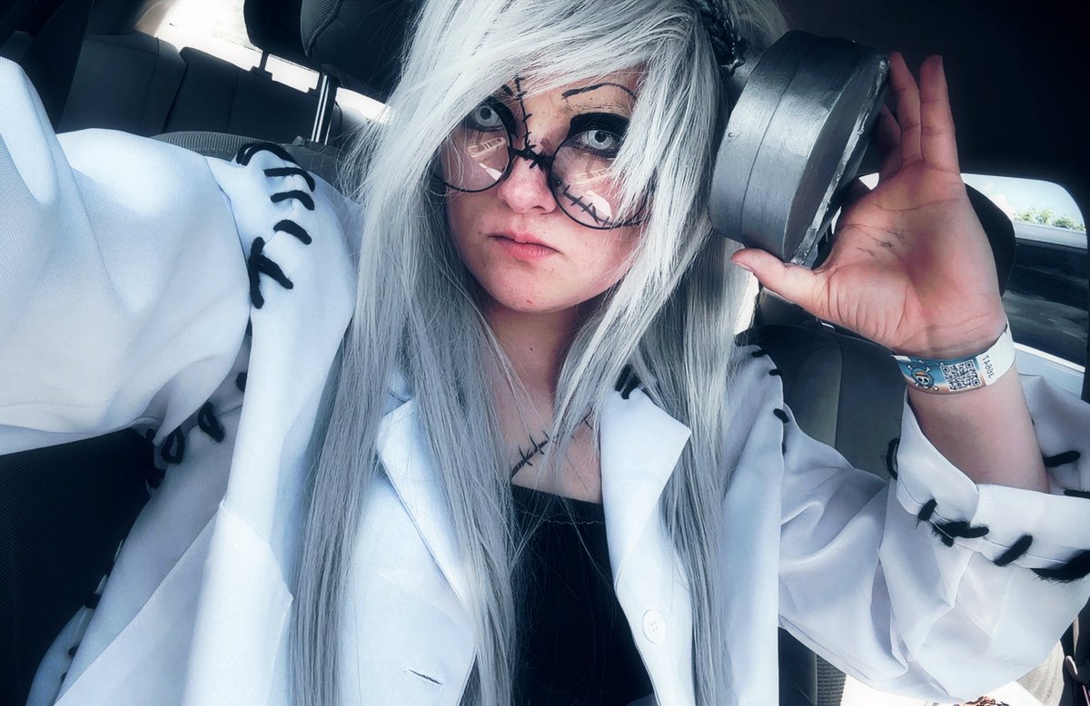 bandaidzz_'s tweet photo. Dr stein cosplay https://t.co/taYYh8bN97
