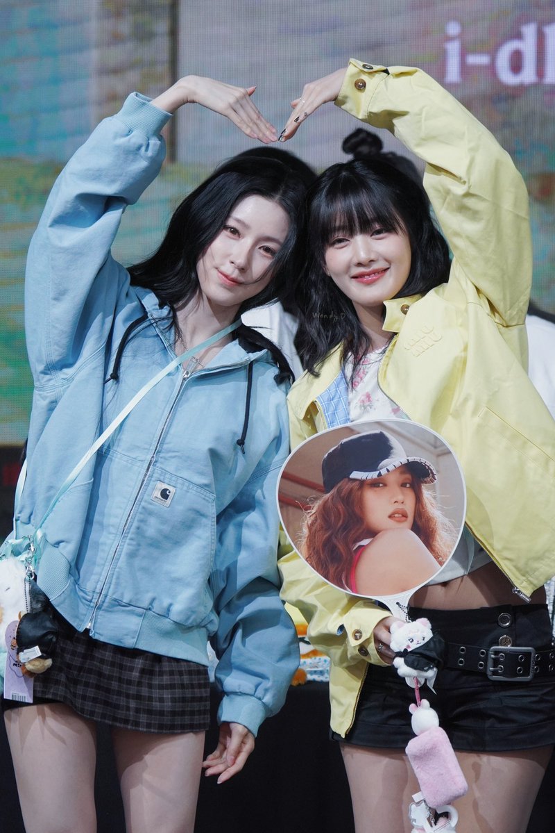 Wendy_qlww's tweet photo. 7.16 🐰🩵🐱💛

#아이들 #idle #민니 #Minnie #มินนี่ 
#미연 #MIYEON https://t.co/vUfstcX4of