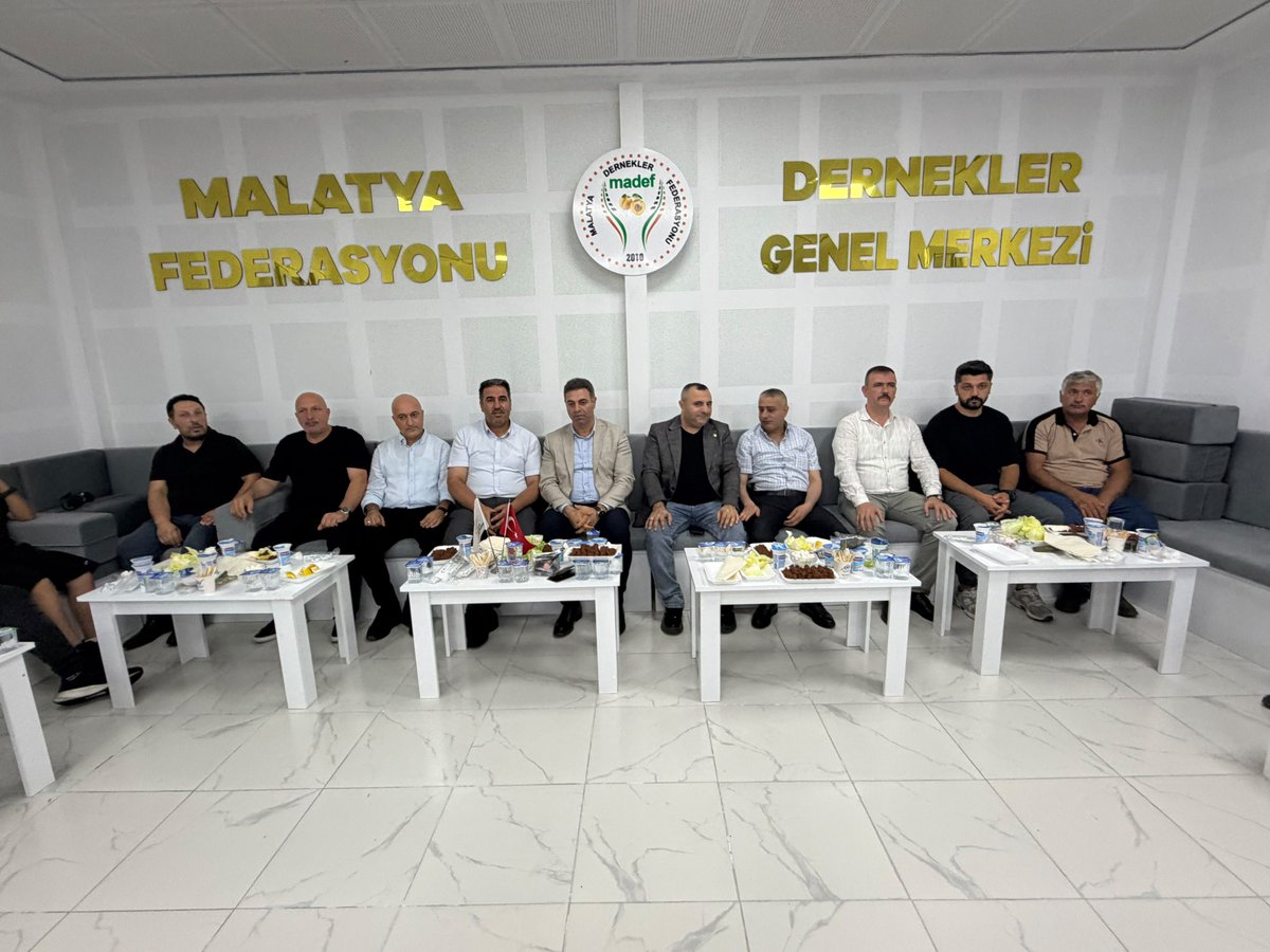 _MHP_sultangazi's tweet photo. İlçe Başkanımız Sn. Yakup Bildik, İlçe Teşkilat Başkanımız Sn. Yaşar Koçyiğit, STK'lardan Sorumlu İlçe Başkan Yardımcımız Sn. Recep Atabey, İlçe Yönetim Kurulu Üyelerimiz ve Mahalle Başkanlarımız ile birlikte; Malatya Dernekler Federasyonu (MADEF) Genel Başkanı Sn. Yılmaz Durmuş, MADEF Sultangazi İlçe Başkanı Sn. Bülent Oral ve kıymetli yönetim kurulu üyelerini ziyaret ettik.

Sn. Yılmaz Durmuş'a ve kıymetli yönetimine nazik misafirperverlikleri için teşekkür ediyor, çalışmalarında başarılar diliyoruz.

#sultangaziilebulusuyoruz
#sultangaziilekucaklasiyoruz