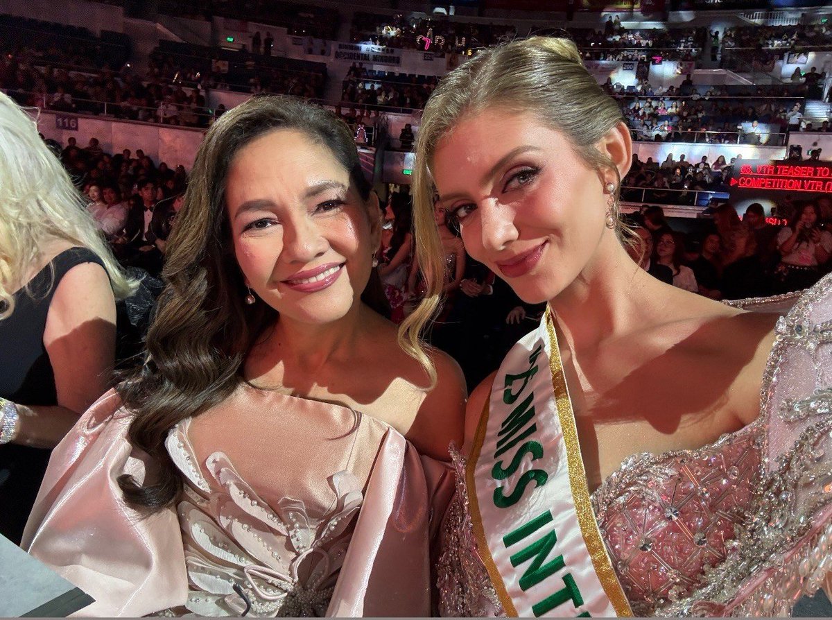 keatx_nwomen's tweet photo. Sen. Risa Hontiveros with Catalina Duque 🥹💜👑 https://t.co/DFIfSSoAvd