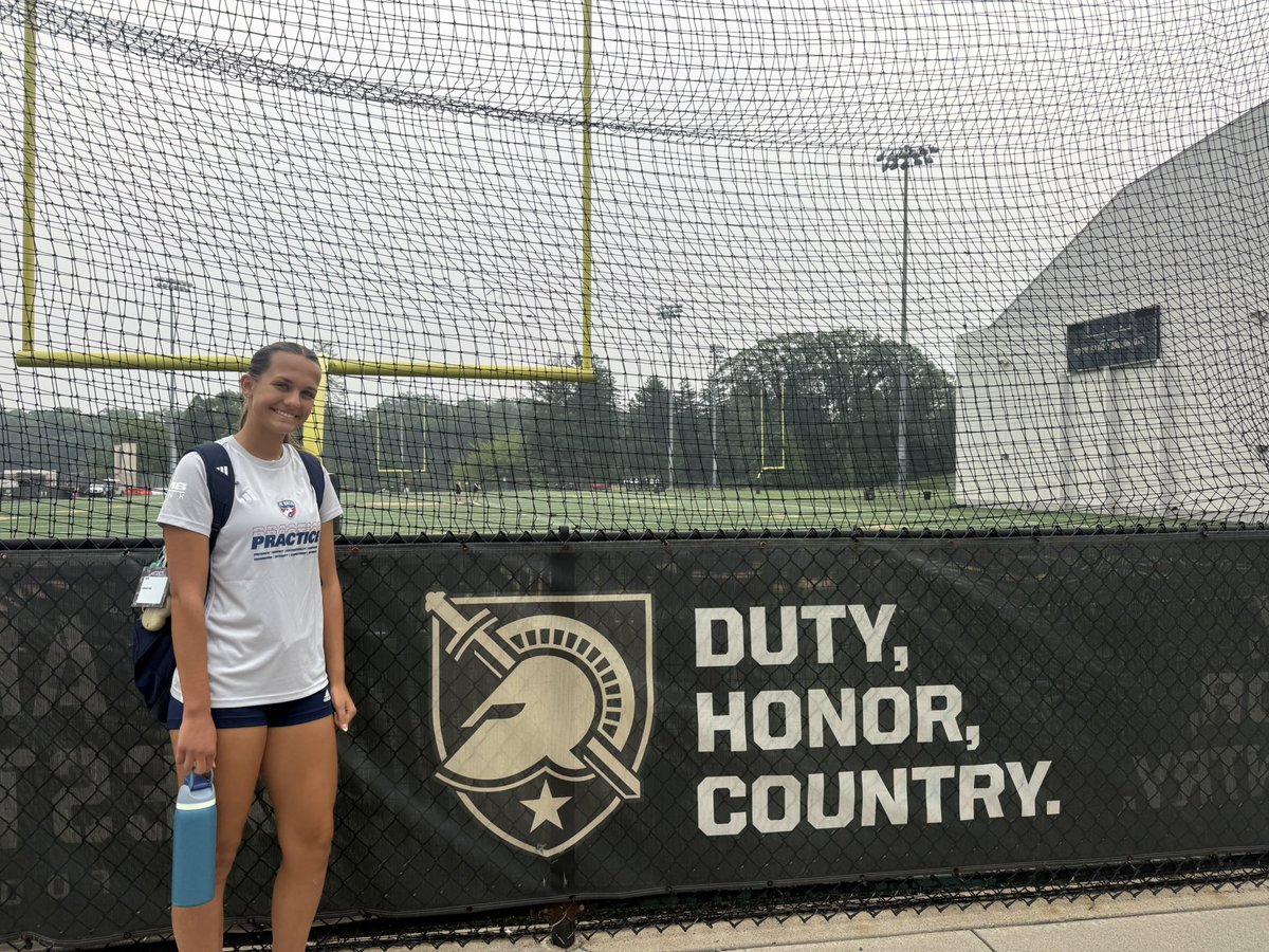 GwynethKSoccer's tweet photo. Great day @ArmyWP_WSoccer.  Loved competing for the coaching staff and looking forward to tomorrow. ⚽️ #goarmybeatnavy @FCDallas10gECNL https://t.co/sR5PImlDfe