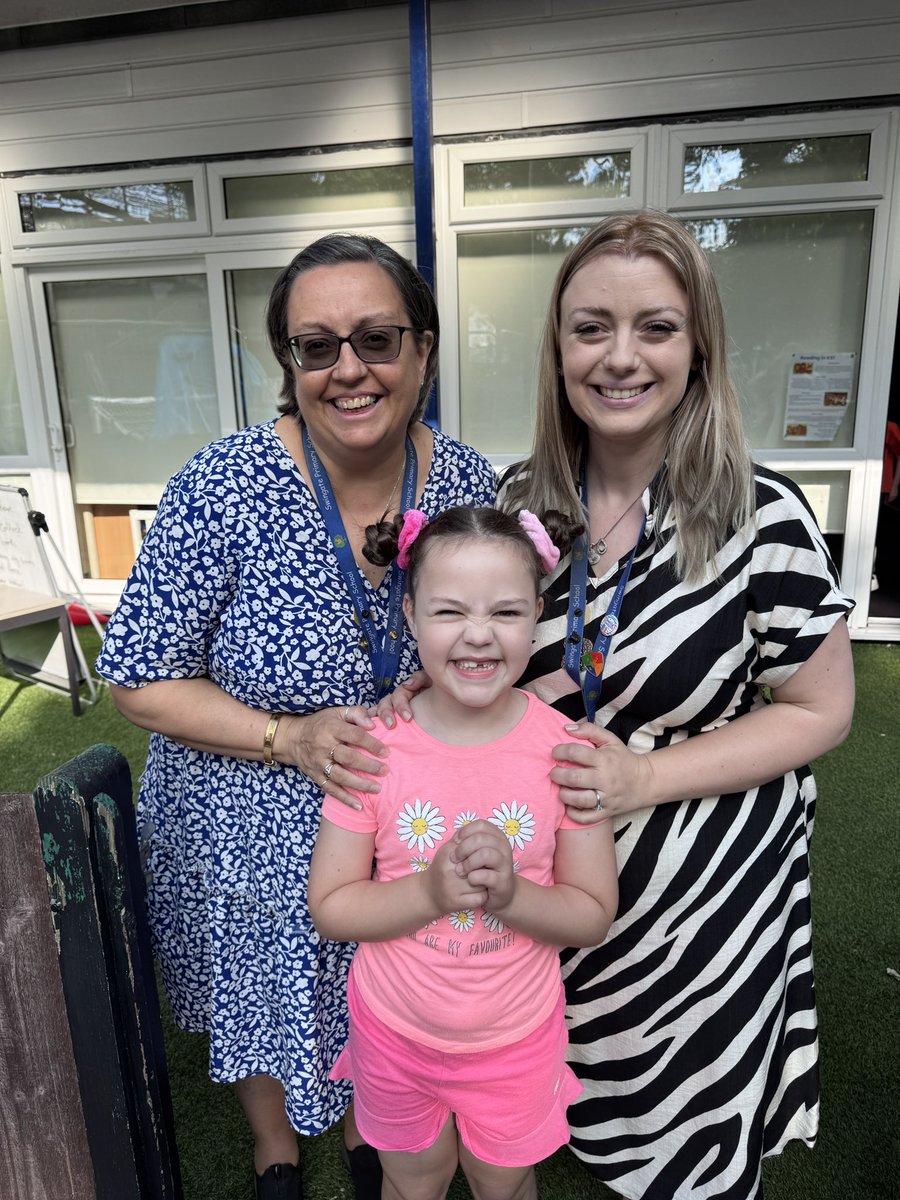 sammiC0507's tweet photo. Year 1 done! Thank you to these amazing ladies for looking after Skylar and giving her all the love and support! She has smashed her phonics, maths, spellings and reading and it wouldn’t have been possible without your help! Thank you ☺️ 🫶🏻@SwingatePrimary @mrssp1808 https://t.co/zSzLBvxSsu