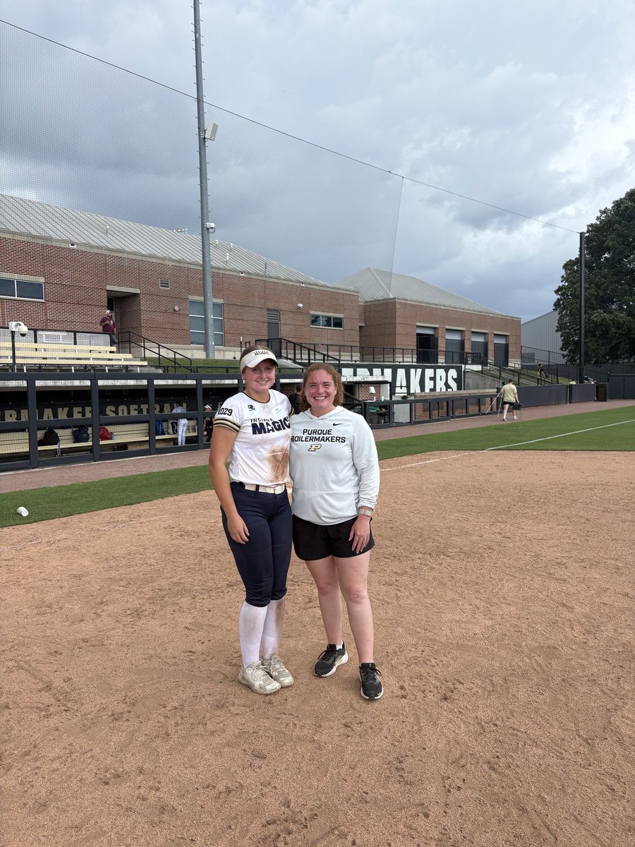 AZyg2029's tweet photo. Had an amazing time @PurdueSoftball camp. Thank you to all the coaches and players. The energy is always high in West Lafayette!
@CoachMFrezzotti @lucasgarrdner @katethegreat07
@IMG_14uNational
#goldblooded #fastpitch #classof2029 #softball #PurdueSoftball https://t.co/0J5h0yA6yl