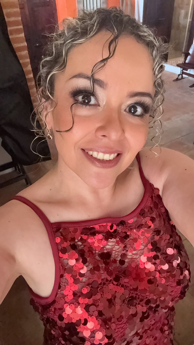 RiveramVane's tweet photo. Wedding time! https://t.co/pjufyLUNjN