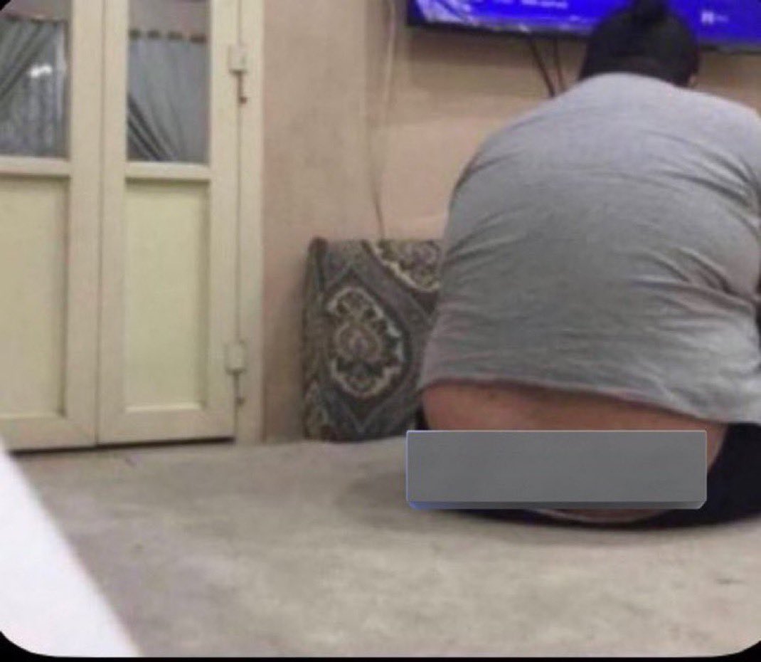 3llan44's tweet photo. اتابع فرنسا وانجلترا عشان توقعي بشاورمر https://t.co/IT5rrrF5dw