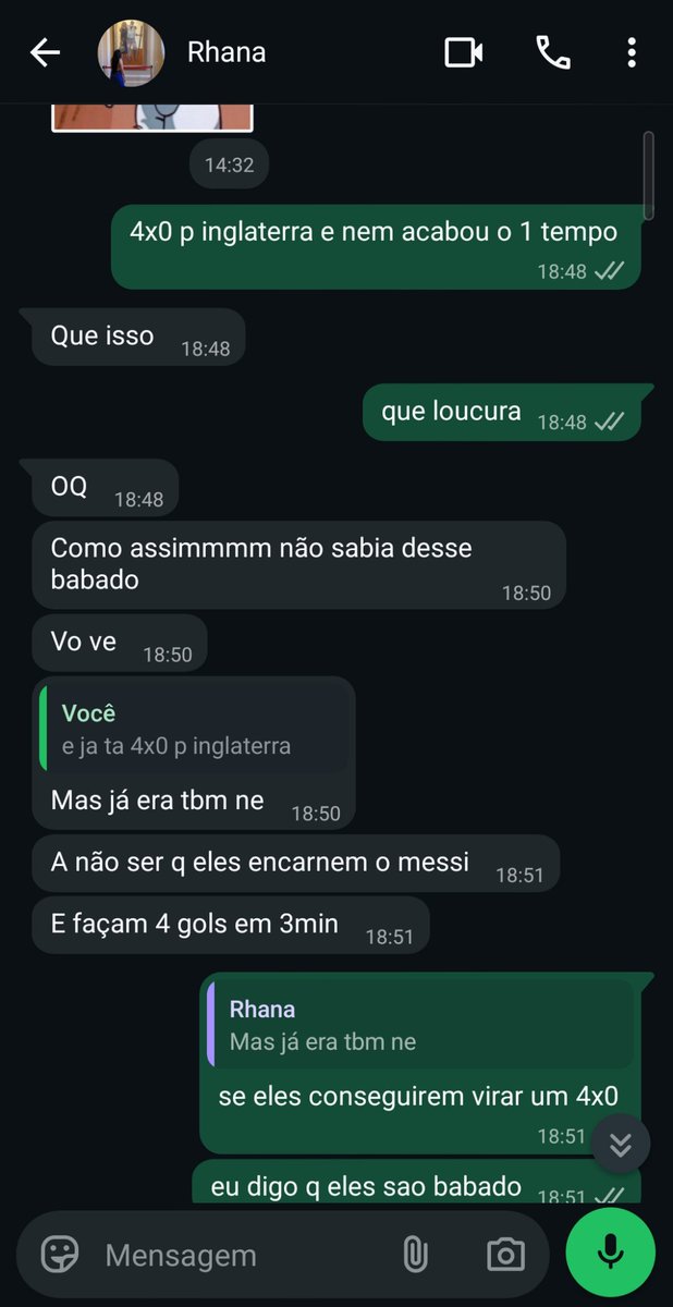 guaranasalgadin's tweet photo. eu e minha amiga num sabado qualquer q até mês passado nunca tínhamos assistido 1 partida de futebol https://t.co/OAt9Anxy03