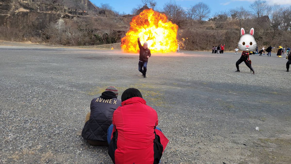 event_shocker's tweet photo. 秋の遠足（岩船山爆破体験バスツアー）ゲスト決定！【竹内康博さん】

10月18日（日）開催の聖地巡礼、特撮爆破の聖地、岩船山でのバスツアーのゲストに竹内康博さん決まりました。遠足の名の通り、バスツアー、おやつ＆飲料付では、バスの中では、『竹内康博さん検定』を行います。上位成績者3名は、なんと、竹内さんと爆破ツーショット撮影をプレゼント！

詳細・予約はゲスト入りのホームページをご覧ください。バスツアー（￥20，000）は定員15名です。お早目にお申込み下さい。※現地集合組（￥10，000）は定員30名です。
https://t.co/4LDrq5t6ac

#特撮
#戦隊
#爆破体験
#岩船山
#ショッカーツアーズ
#ショッカーO野
#竹内康博
#コスナビ