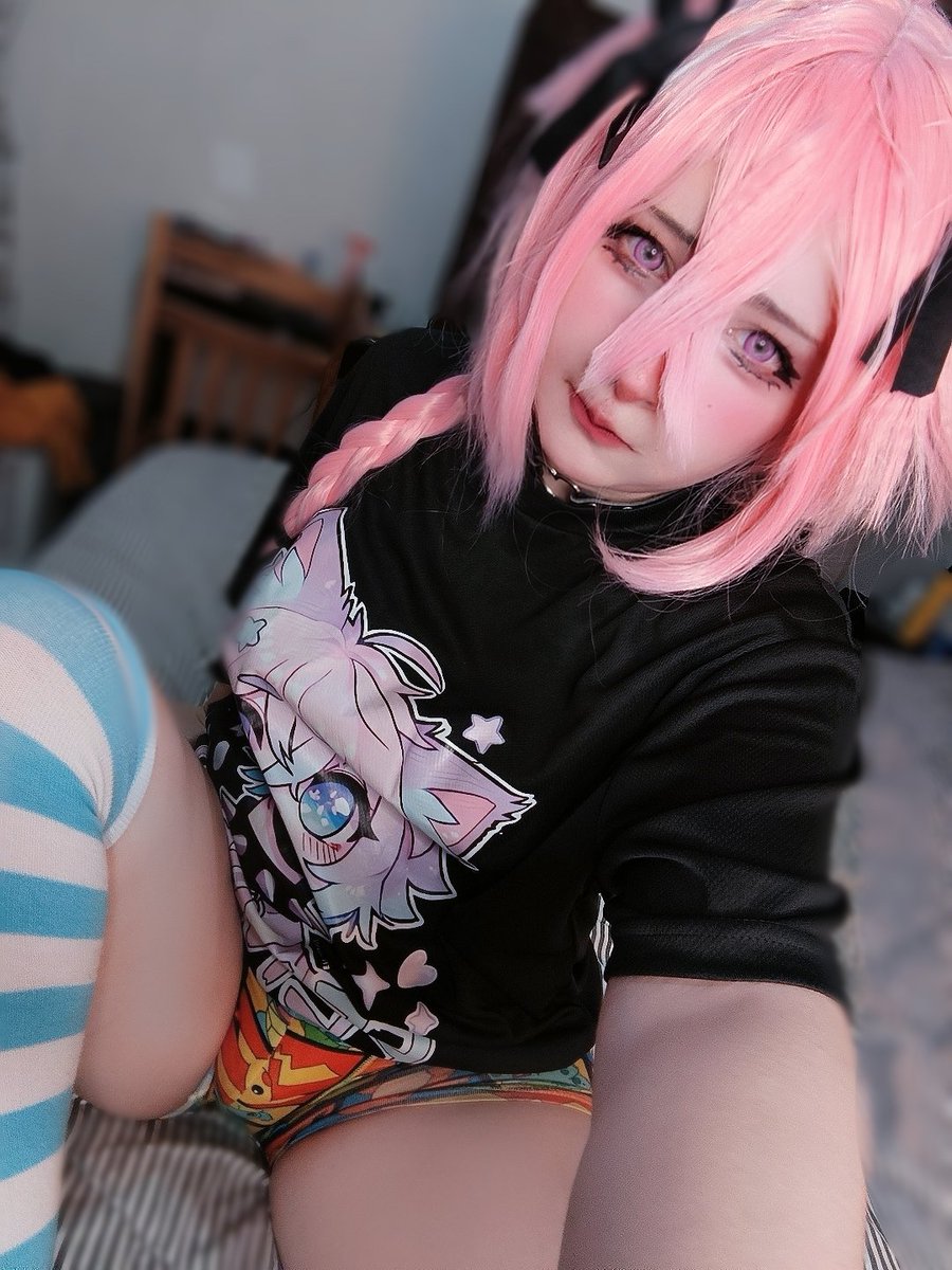 NickyCoser's tweet photo. Cosplecito de femboy ✨♂️🫪#astolfo https://t.co/Q5GGSnUjtW