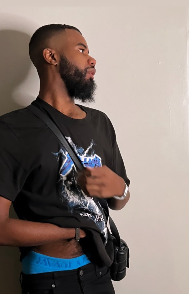 MikeBeLike's tweet photo. blueski 💙 https://t.co/Fyd9AShqgD