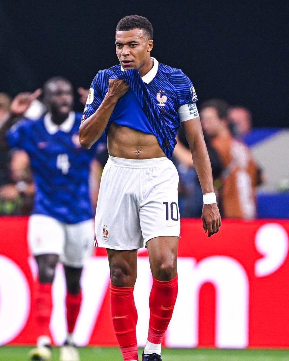trunksRM7's tweet photo. AHORA SIII..

MÁXIMO GOLEADOR EN LA HISTORIA DE LOS MUNDIALES. https://t.co/hJw2zNEy93