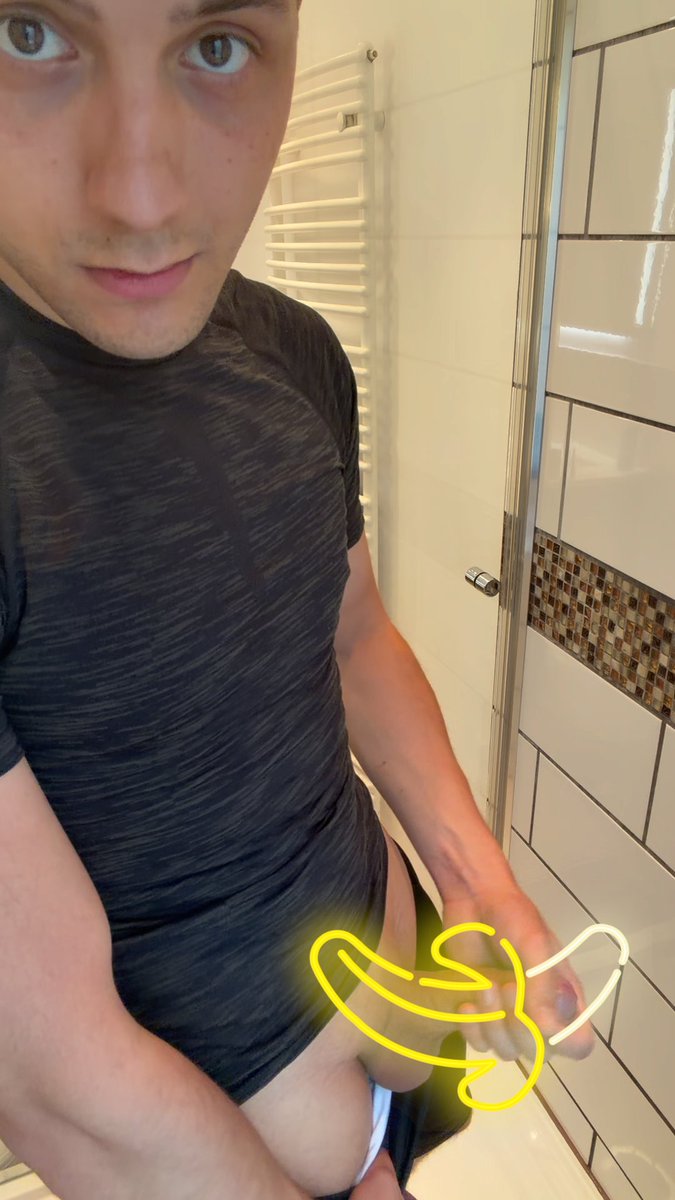 manuelblayr's tweet photo. Exploring my body in while having a shower ✅ https://t.co/G12cG0re34
