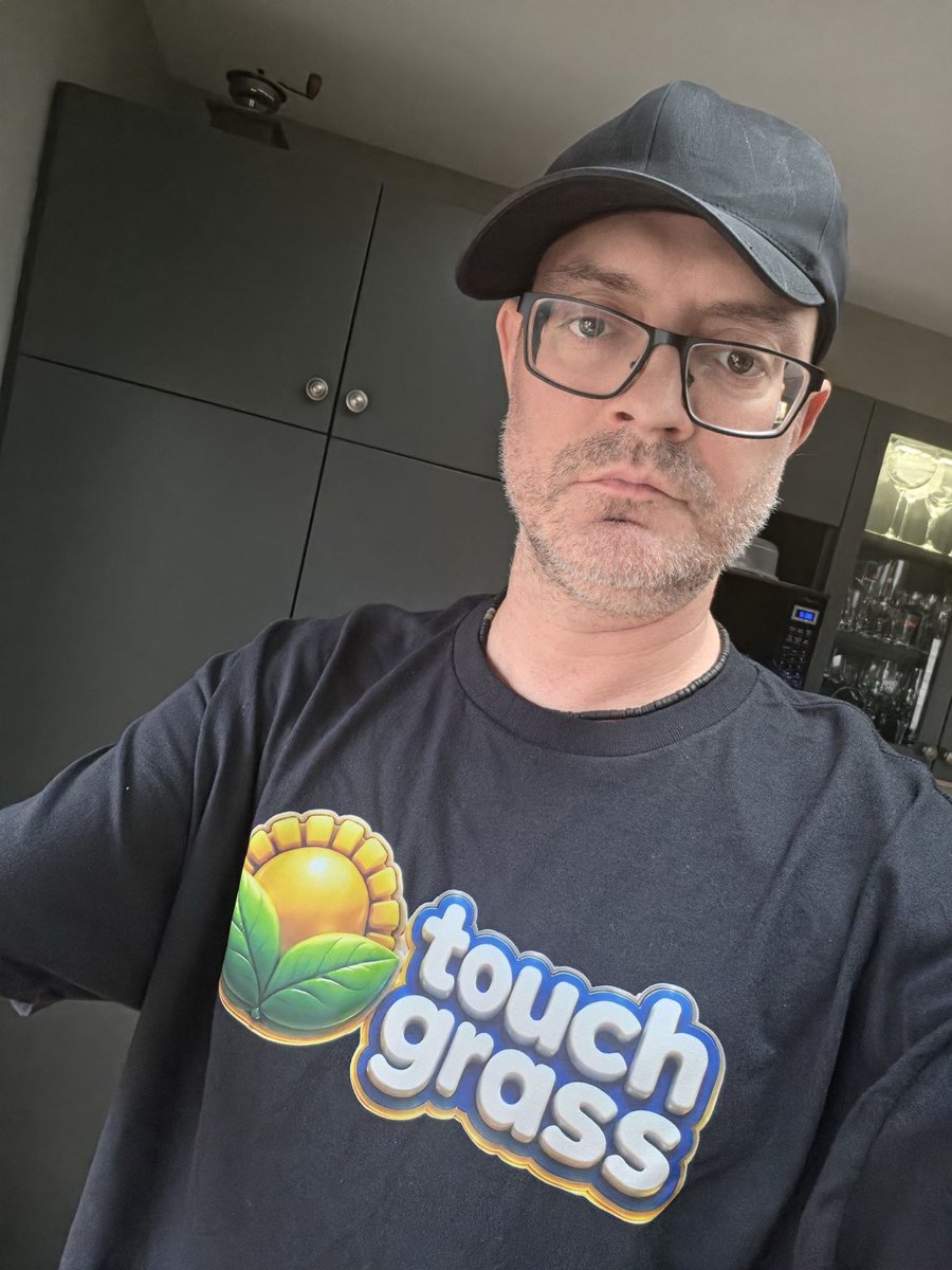 TouchGrass ☀️ tweet media