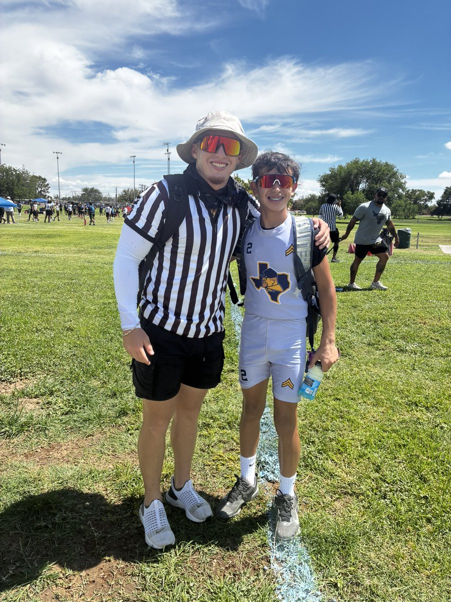 EHSCoachLopez's tweet photo. You can say we knew Chase’s ref today just a little bit 😂 

Former great running back for us and current @EHSFlagGirls coach Marc Graham!

Love this dude!

#GOTROOP #FAETW https://t.co/LRJ8O0LH4f