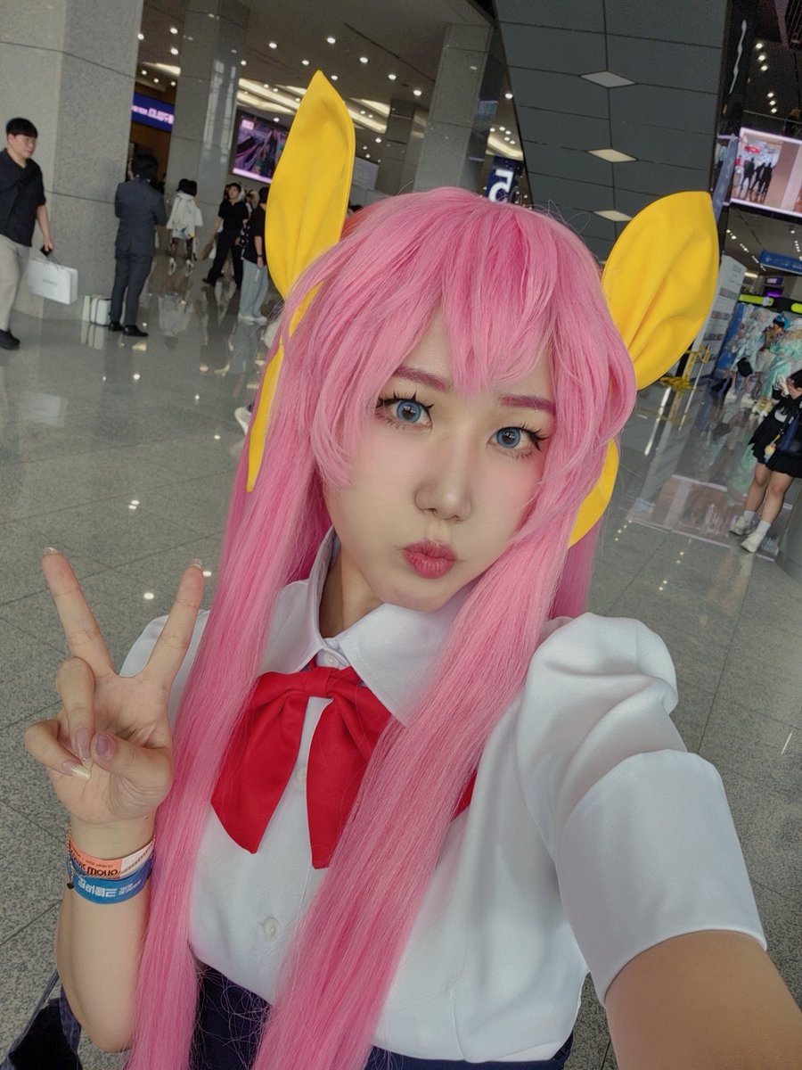 hwisak's tweet photo. 이히히 서코 와떠요 https://t.co/XpSMyDEoZW