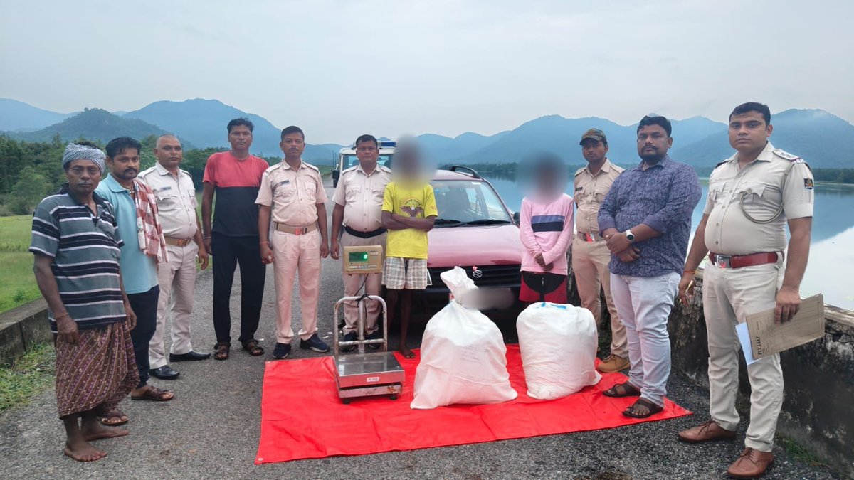 sp_ganjam's tweet photo. 🚨 Major NDPS Seizure by Bhanjanagar Police 🚨

Bhanjanagar Police detected an NDPS case on Daha Dam Road and apprehended 02 accused transporting 35.55 kg of ganja in a Maruti Suzuki car.

Seizure: 
• 35.55 kg Ganja
• Maruti Suzuki Car
• Cash – ₹2,860

The accused have been arrested and forwarded to the Court in Bhanjanagar P.S. Case No. 666/2026.

Ganjam Police remains committed to taking strict action against drug trafficking and ensuring a drug-free society.

#GanjamPolice #OdishaPolice #NDPS #NashaMuktaOdisha