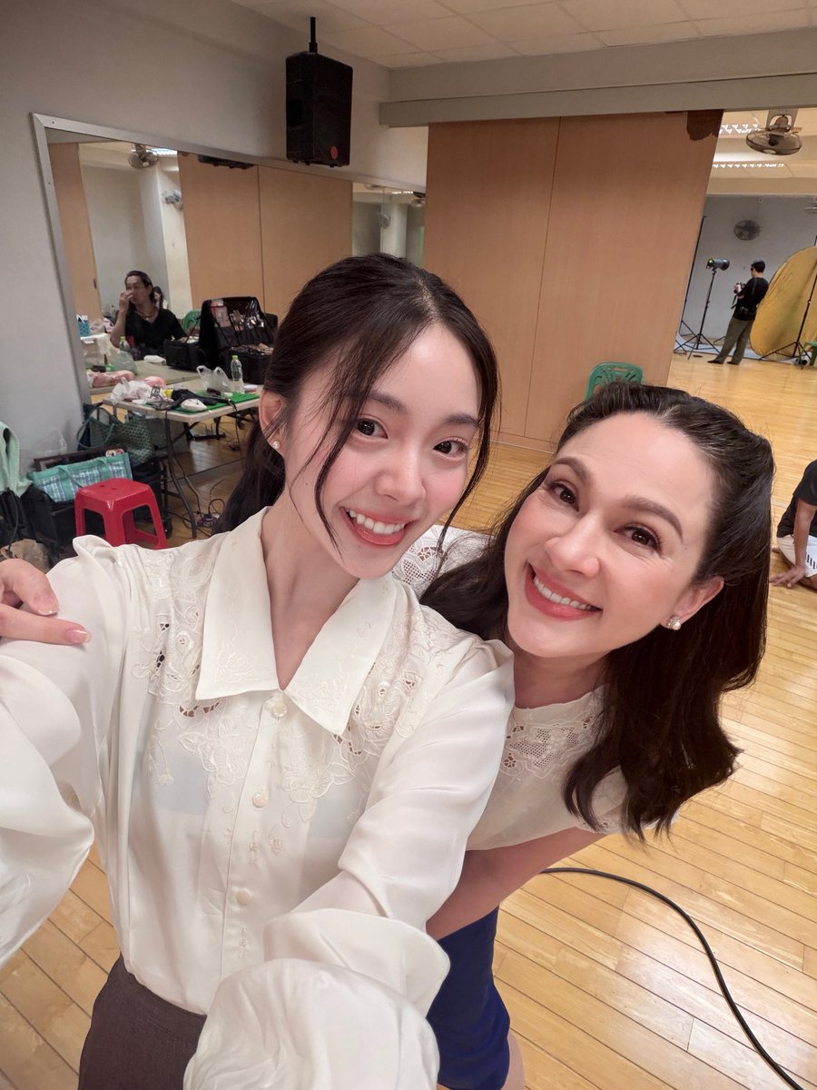 earnearnfatima's tweet photo. เห้ยยย มี๊ปี๊ นู๋เพิ่งเหนสิ่งนี้!!! ขอบพระทัยชาวพระนครที่น่ารักทุกคนเลยนะเจ้าคะ🥹💞🫠 
มาลาคิดฮอดมากเด้อเจ้าคับบบ~
#สอดสร้อยมาลาDeluluEP
#EarnEarnFatima https://t.co/sSxa5vDBos