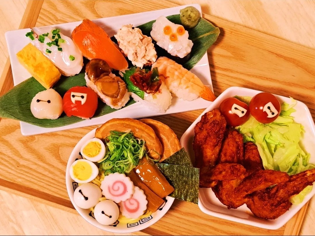 ougi0178's tweet photo. ベイマックスイベ満喫ランチ～(*´ω｀*)
醤油ラーメンにお寿司、口が痺れちゃうくらい辛～い手羽先!!

#ツイステ料理部
#twstファンアート https://t.co/A9RPtzuf2W