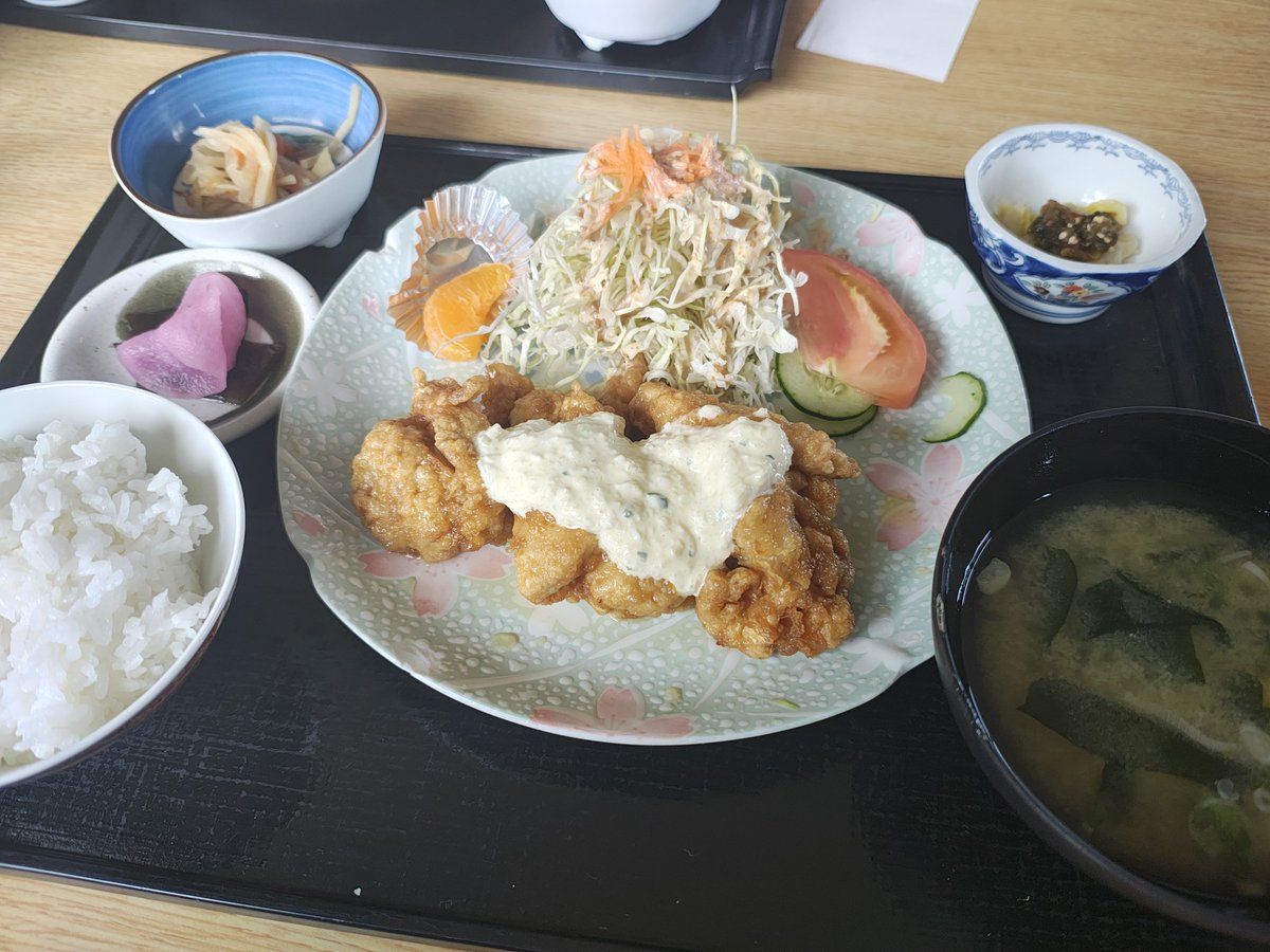 masasa1034's tweet photo. お昼ゴハンは
やっぱりチキン南蛮でしょ😋 https://t.co/pZ3CfeAUZP