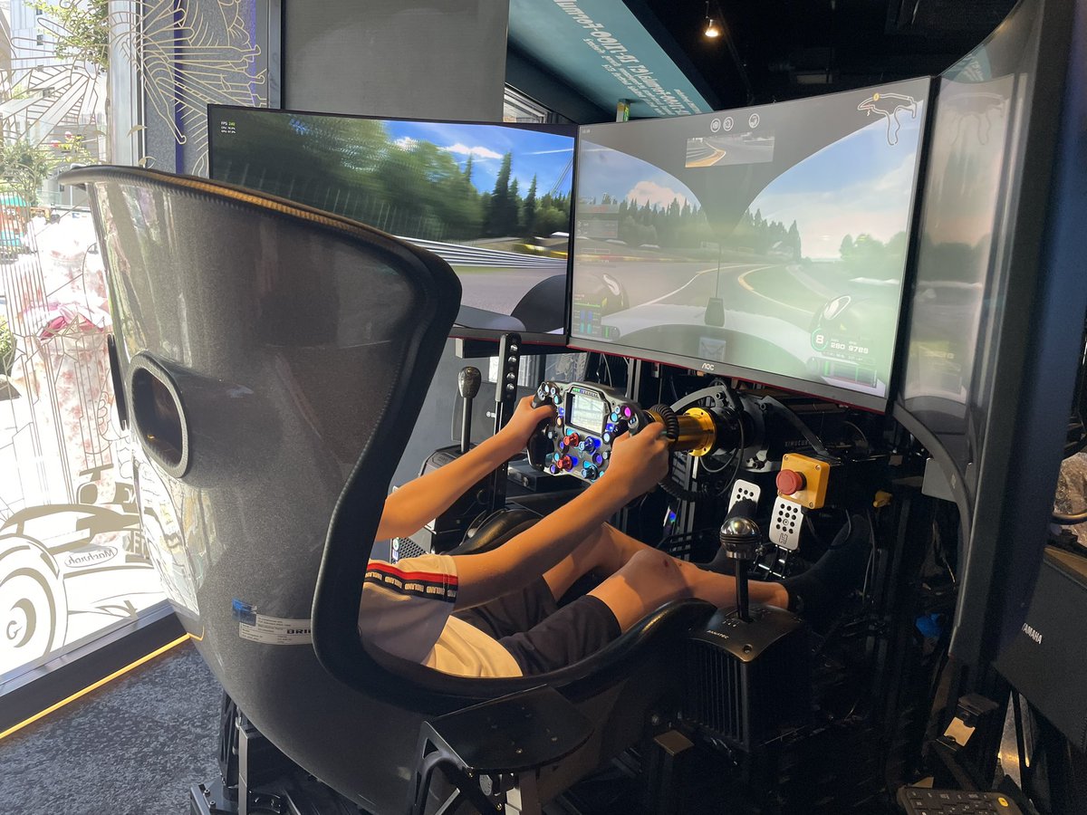 GRST_ZRTokyo's tweet photo. GRACETRACK ZENKAIRACING TOKYO
本日も22:00までオープンです!◎
#iRacing タイムアタックも!
#f1jp スパ🇧🇪も!#SFormula 富士🗻も!
全部浅草で楽しめます🏎️
今日も当日予約がおすすめです!
☎️03-6231-7220までご連絡下さい🙌
#浅草 #レーシングシミュレーター
#GRACETRACK #ZENKAIRACING https://t.co/SyTjog4YJa