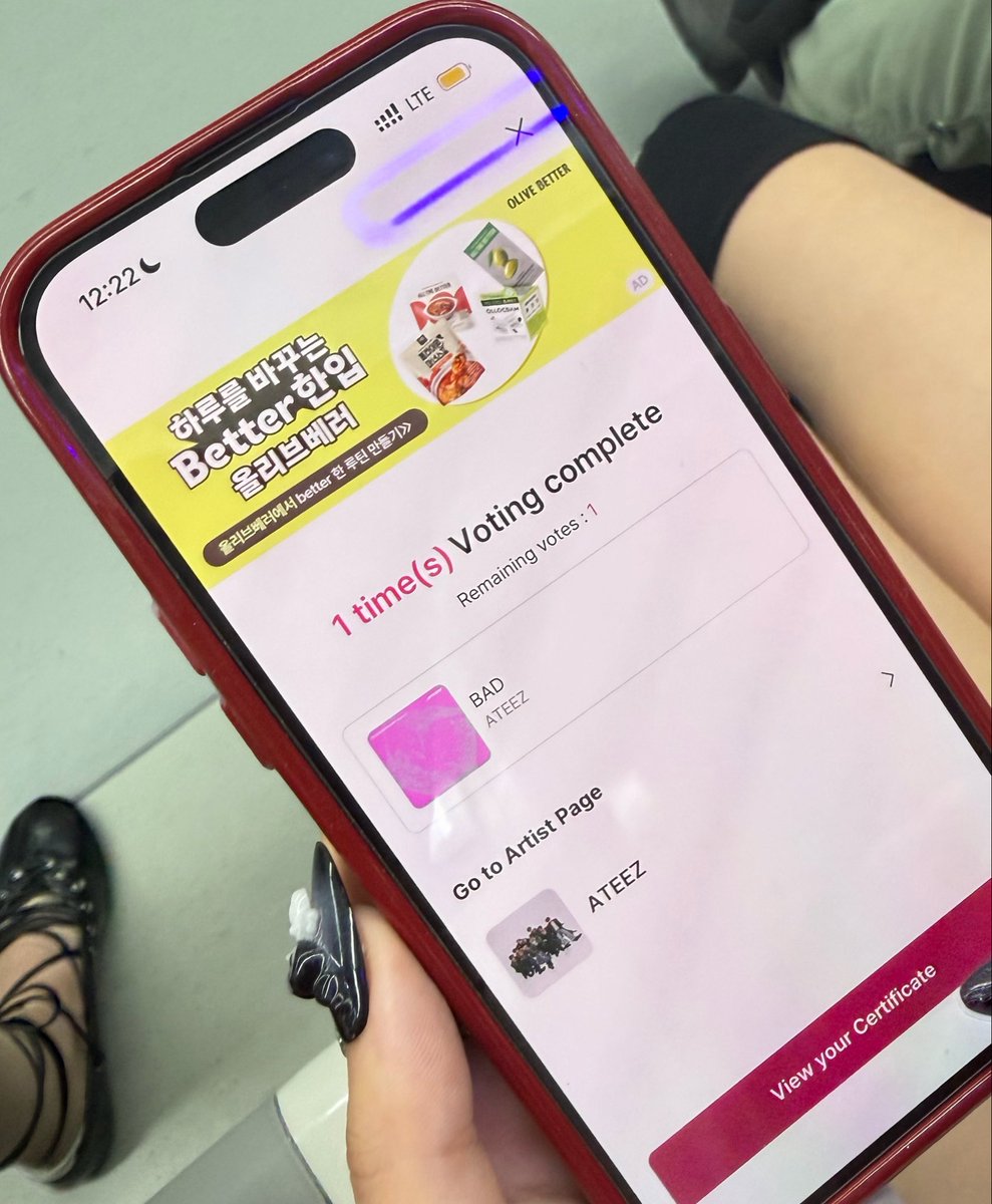HONGSMINGKI's tweet photo. if saff and i can vote for ateez on mnet plus on the subway in seoul, then so can everyone! https://t.co/2pgtulkAxr