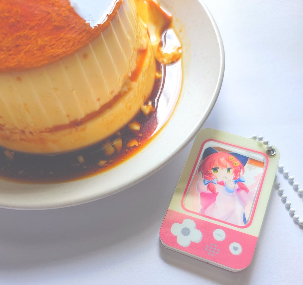 sub_pointer's tweet photo. 身バレキーホルダーwithばかでかプリン。 https://t.co/jT2bpIk4iB