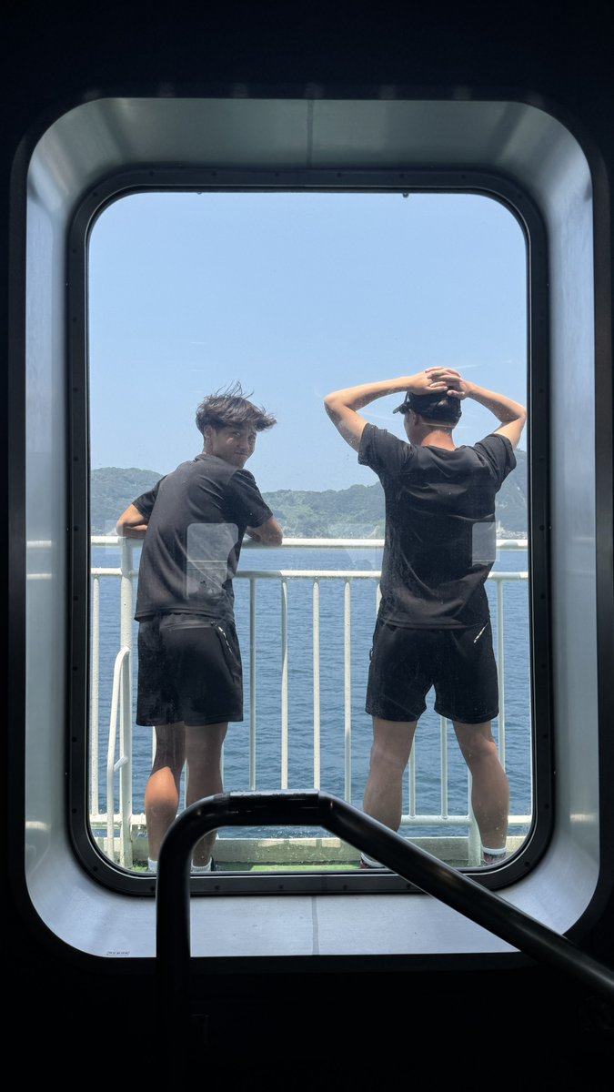 ehime_fc's tweet photo. 🏝️🏋️｜𝗣𝗥𝗘𝗦𝗘𝗔𝗦𝗢𝗡 𝗧𝗥𝗔𝗜𝗡𝗜𝗡𝗚 𝗖𝗔𝗠𝗣
📍𝗠𝗶𝘆𝗮𝗸𝗼𝗻𝗼𝗷𝗼, 𝗠𝗶𝘆𝗮𝘇𝗮𝗸𝗶

船旅の様子を🛳️

#樺山諒乃介 #谷岡昌 #牧口一真 #竹本雄飛 #宮本航汰 #斉藤涼優 #細谷航平 

#ehimefc #愛媛FC https://t.co/sZp3oqdYoP