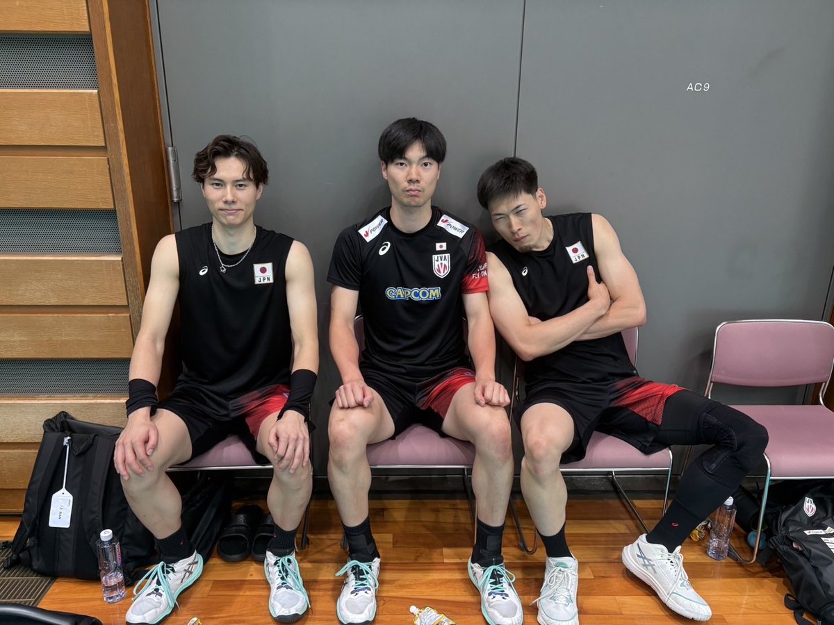 TBSvolleyboo's tweet photo. いよいよ今夜7時🕖
予選ラウンド最終戦✨
開幕から無傷の12連勝へ🔥

ティリ監督は
「今まで会場を埋め尽くすファンが来てくれて嬉しい。
私たちも最善を尽くすので応援よろしくお願いします！」とアルゼンチン戦に向け、語ってくれました💪

通訳のマリーンさんと📷
選手の皆さんの写真も素敵🫶🫶

NEXT▶️
🏐【男子】日本ラウンド 最終戦🏐
🇯🇵日本🆚アルゼンチン🇦🇷
19日（日）夜7時〜TBS系列
解説🎙️#川合俊一 さん #柳田将洋 さん
実況🎙️#新夕悦男 アナ
副音声🎙️#清水邦広 さん #原嘉孝 さん #御手洗菜々 アナ
ゲスト🎙️#石川佳純 さん（TBSアジア大会SPアスリートアンバサダー）