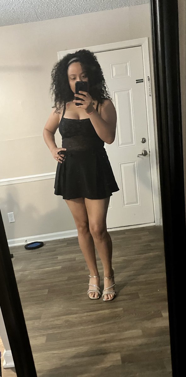 p0isonevy's tweet photo. ootd showcasing my gorgeous effing legs. i know how much a lot of you finsimps love legs and then a pretty pair of heels. 

•findom heels paypig brat gfe skirt• https://t.co/TifHq5VJjz