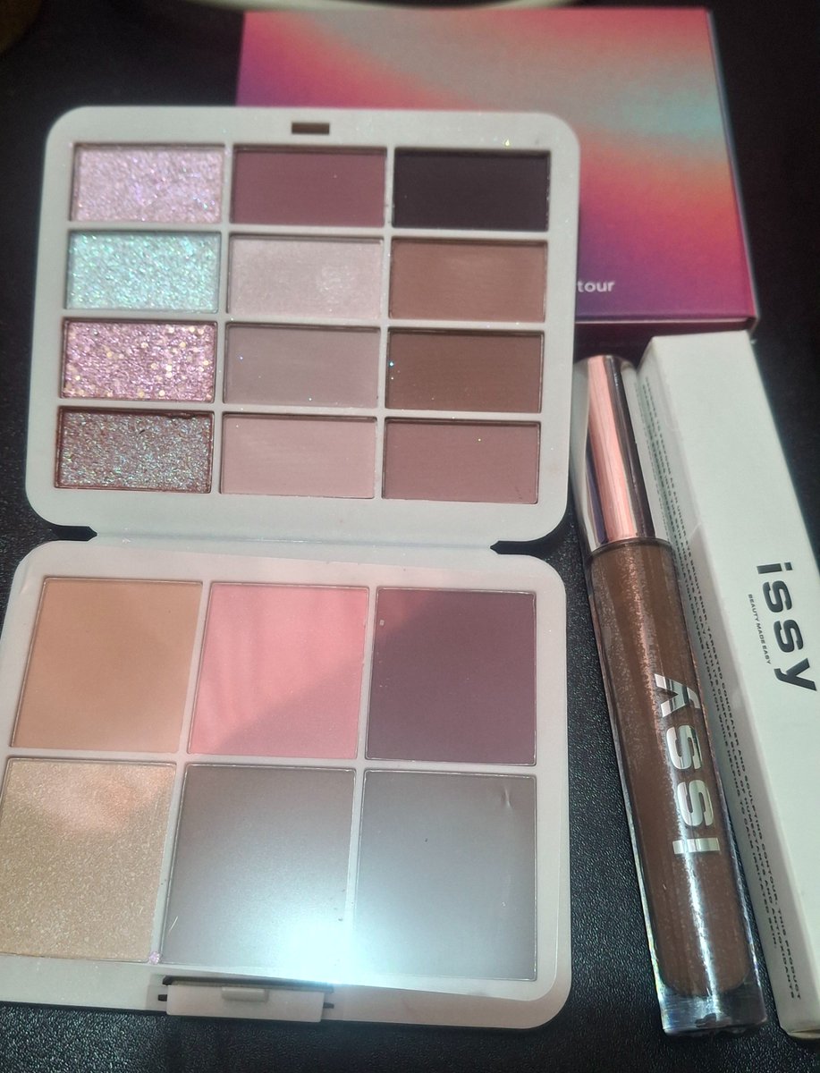 siopaowoos's tweet photo. Thank you for the trade @cherrycheolo, love love these makeups 🤗✨️
#thxclaire https://t.co/EIZYJBZeP3