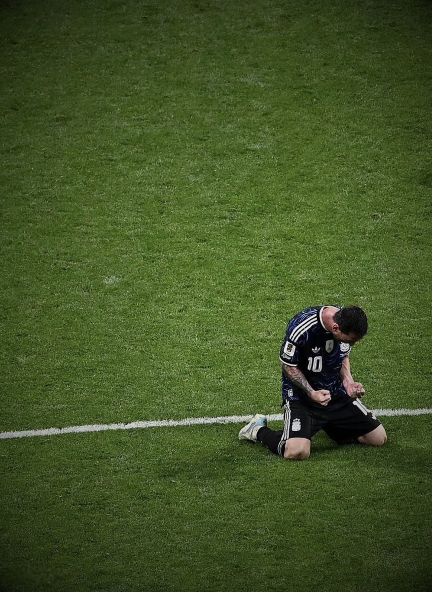 TeamLeoM's tweet photo. Vivimos en la época de Messi.

No se puede pedir más. https://t.co/3d8J5kmZre