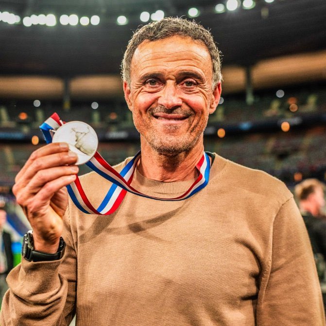 G2H29341650's tweet photo. 🚨🎙️ Luis Enrique on Cristiano Ronaldo :

"He doesn't play for money, he already has it. He plays for passion and glory." https://t.co/XRQzWuqQms