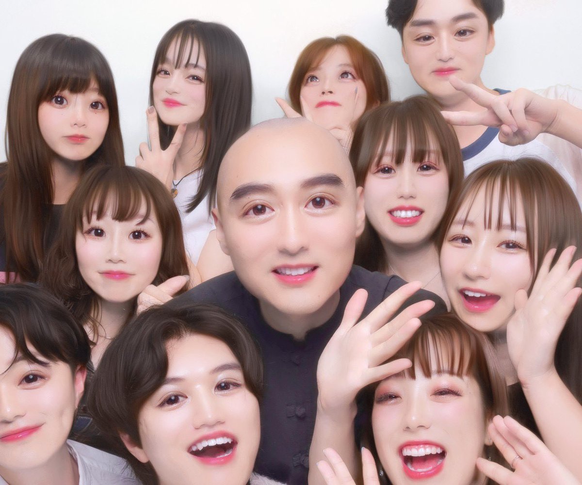 plum___6's tweet photo. 同期会〜！
卒業式ぶりのぎゅうぎゅうプリ😂 https://t.co/4qAo9l2L6R