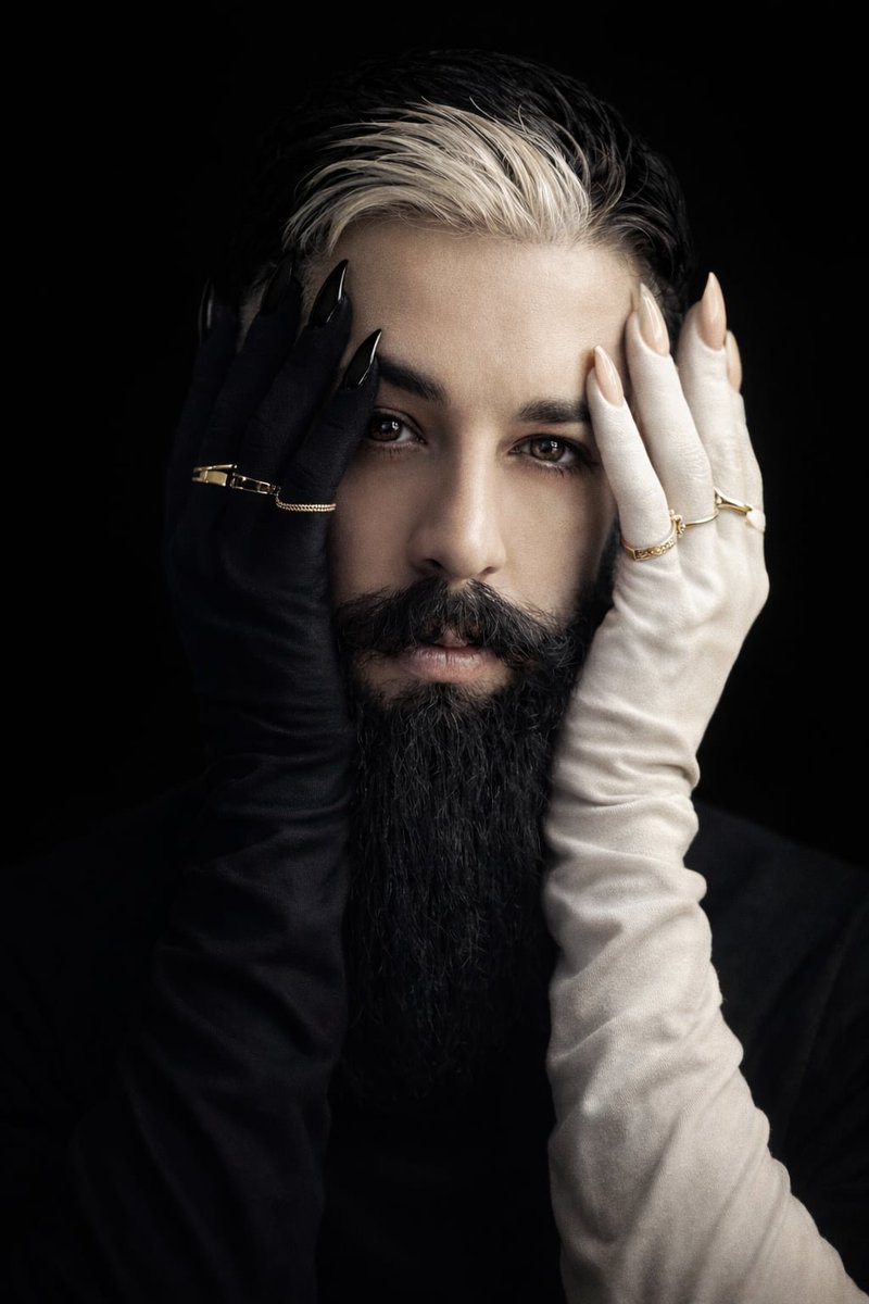AlexAngio1988's tweet photo. [Opulence]

#opulence #alexangio #angio #alternative #beard https://t.co/Icxtl9OFGT