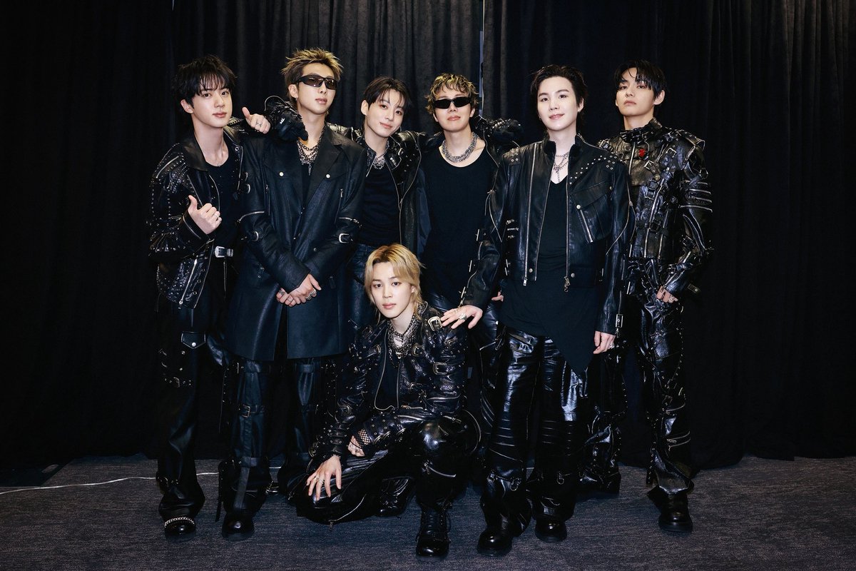 TheePopCore's tweet photo. BTS' "ARIRANG" becomes the FIRST tour by an Asian act in history to gross over $100 MILLION in a single country outside of Asia.

— It has currently grossed $141.8 million across its first 12 SOLD-OUT U.S. shows. https://t.co/zrMHK7xnp5