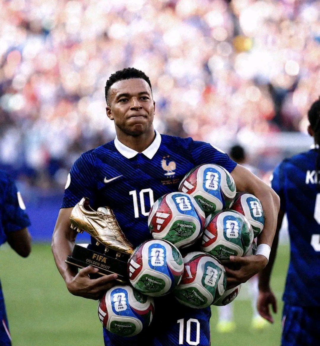 AlvinJWright3's tweet photo. World Cup Golden Boot Winner
La Liga Golden Boot Winner
Champions league Golden boot winner

But Didn't Win any trophy 🏆🏆 

I have never Seen anything like this before 

Kylian Mbappe has to be the Unluckiest Footballer in the World 🤣🤣🤣🤣🤣🤣 https://t.co/f3tiTw8ox1