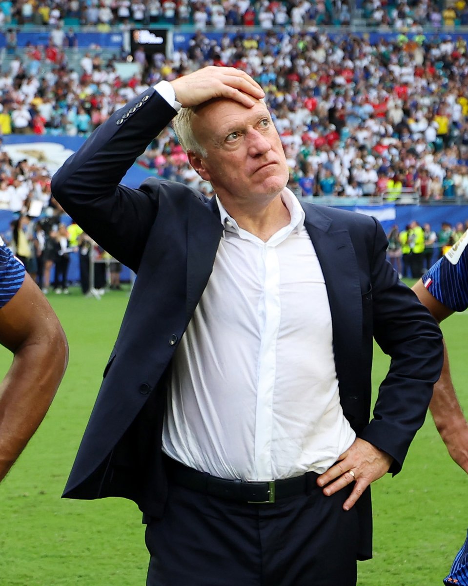 brfootball's tweet photo. Didier Deschamps bows out after 187 games as manager of the France national team.

W122 
D32 
L33 
One World Cup 🏆 https://t.co/YPtmZBnAfD