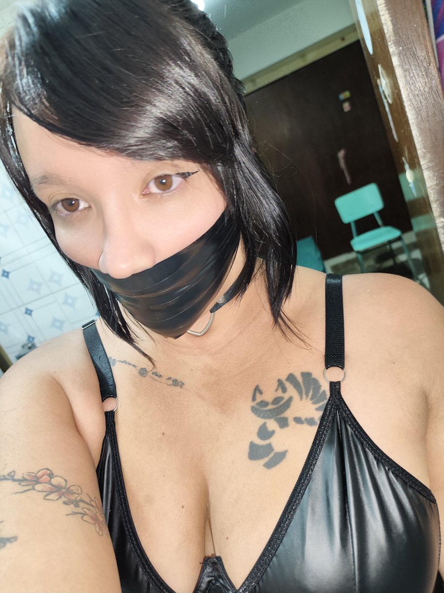 SaraGagged's tweet photo. There are some who can't stand it 🤣
For more gag orders, here I am
#NetBodysuit #TapeFetish #CustomContent https://t.co/MzORjX7DRa