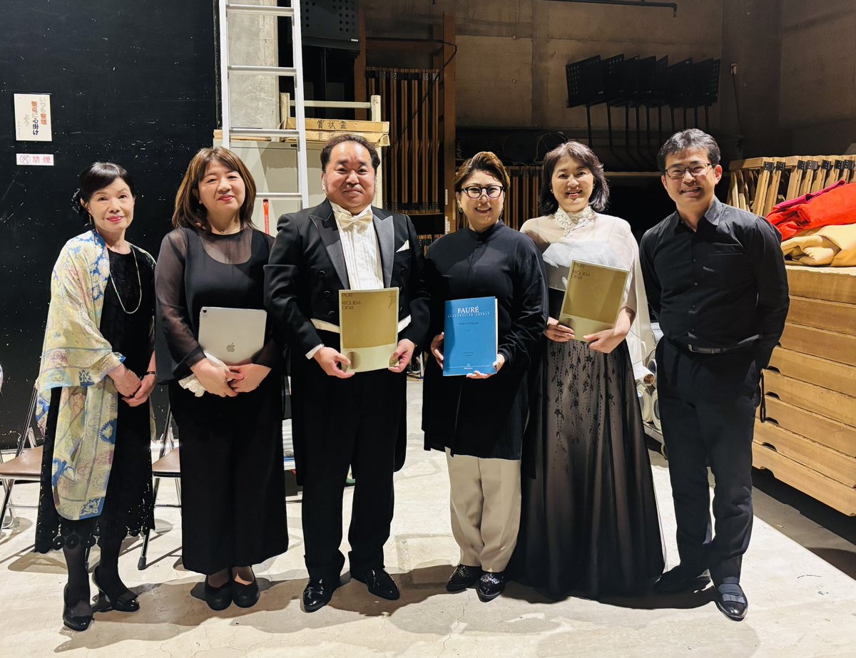 harakei711's tweet photo. 麻生合唱団第32回定期演奏会にて、フォーレ「レクイエム」のソロを歌いました。
2017年にも同じ麻生合唱団の皆さんと一緒に同作品を演奏しました。久々にお会いするメンバーの皆様との再会、そして今回初めてご一緒した皆様との初共演も嬉しかったです。またご一緒できますように！ https://t.co/l5qoiilV72