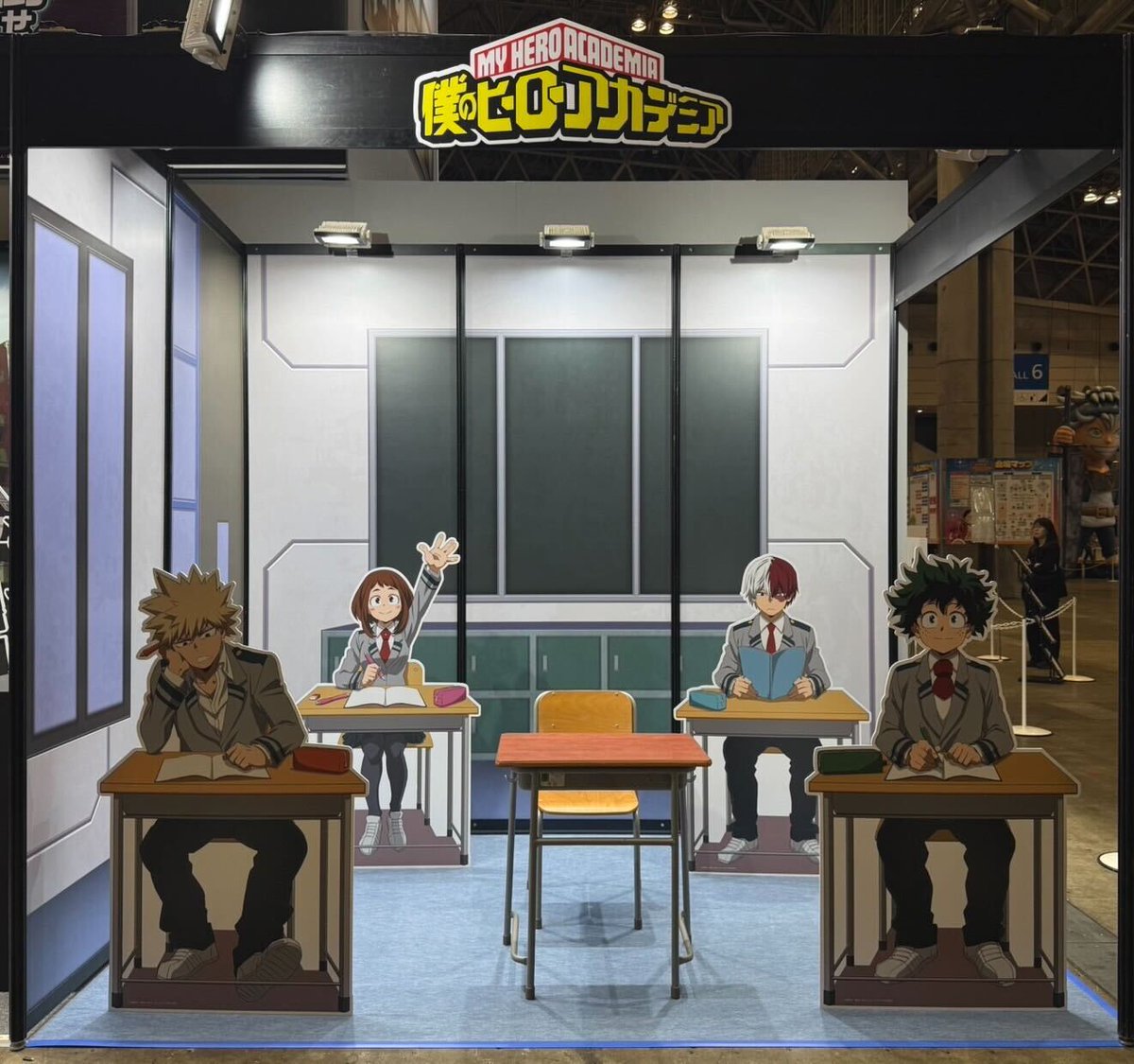 heroaca_anime's tweet photo. ◤ #ジャンプビクトリーカーニバル 
　　　　　東京会場開幕!!　　　  ◢

@TOHOanimation ブースでは
デクたちと一緒に写真を撮れる
フォトスポットや
デクを応援する体験施策を展開中!!

ご来場の際はぜひお立ち寄りください!!

#ヒロアカ #heroaca_a #JVC2026 https://t.co/dGEsiqq9tb