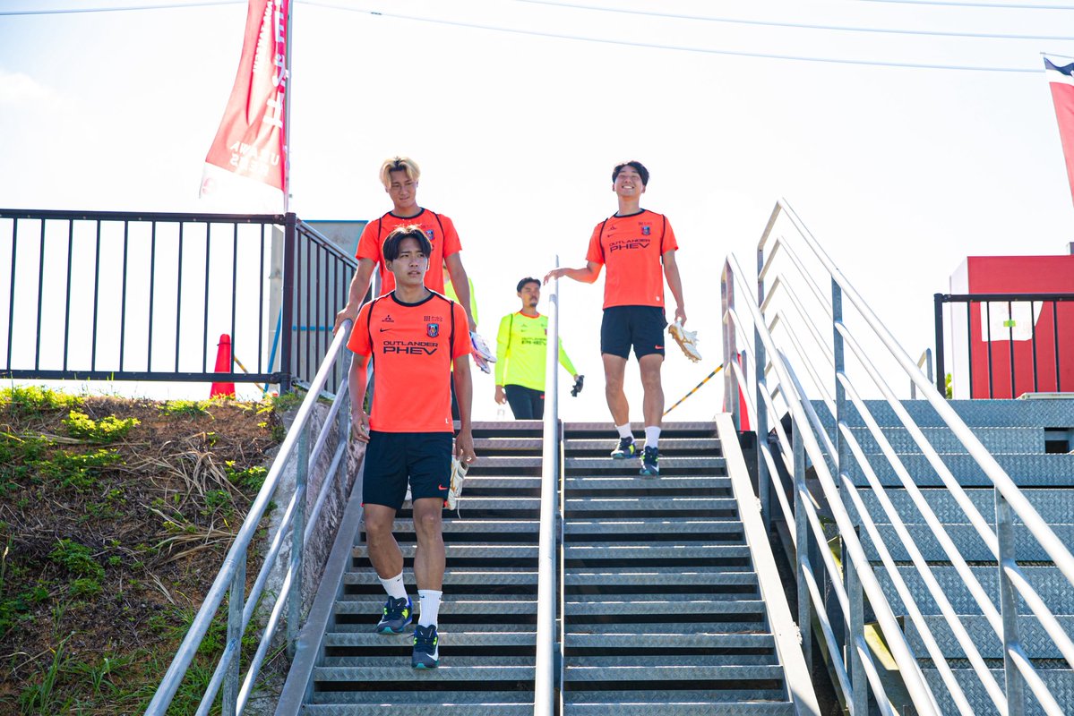 REDSOFFICIAL's tweet photo. ⚽️2026/27シーズン 夏季トレーニングキャンプ Supported by Juice⚽️
12日目☀️

1日のオフを経て、トレーニング再開⚽️

#urawareds #浦和レッズ
#金武町 #沖縄
#トレーニングキャンプ #Juice https://t.co/qJDNKEtELF