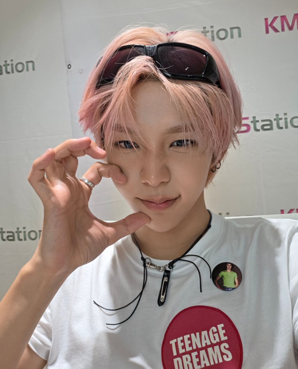 toshotaro's tweet photo. goodbye pink hair shotaro. you will be missed 🥲💕 https://t.co/HLTPqHLkqJ