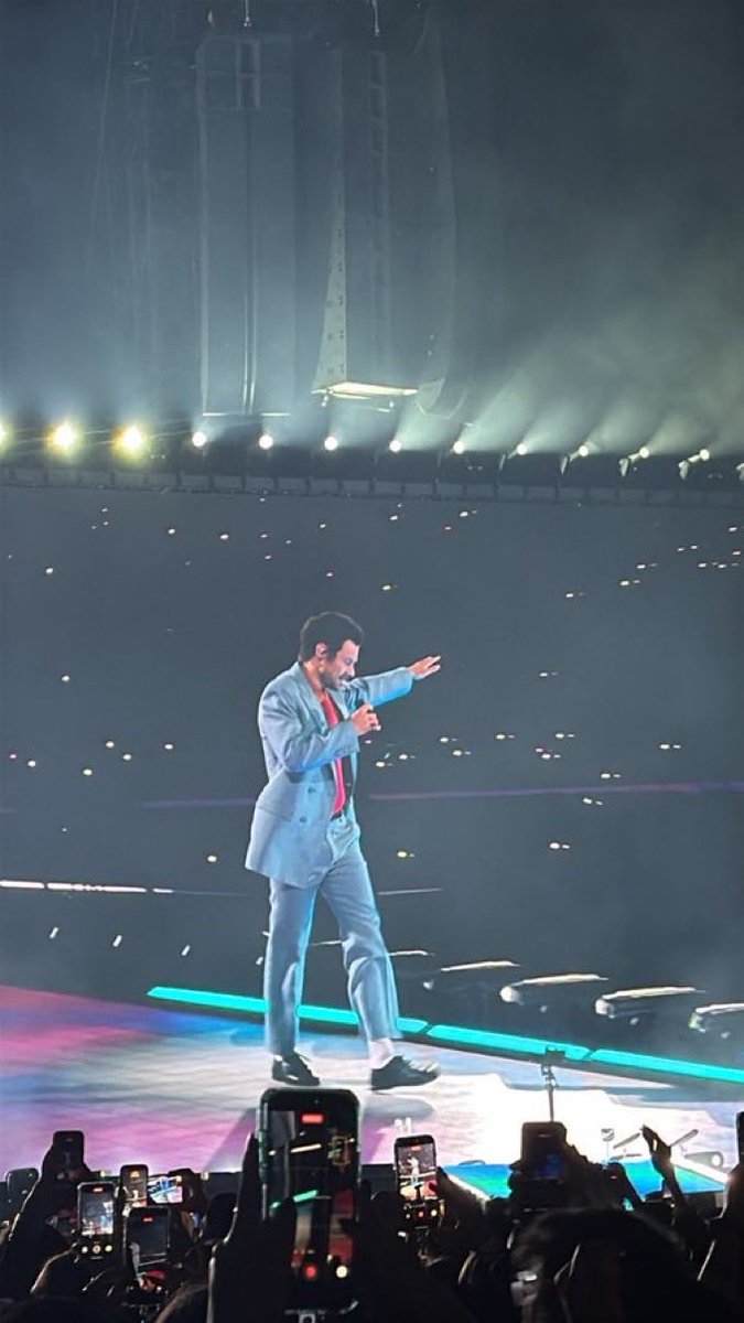hstbrasil's tweet photo. 🚨Harry Styles já está no palco para a segunda noite da “Together, Together Tour” em São Paulo. #TogetherTogetherSãoPaulo https://t.co/f0HJyLvnHc